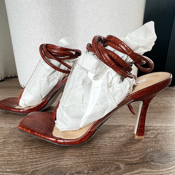 Cognac crock square toe ankle strap heel. EU 36=US 5. - Picture 5 of 8